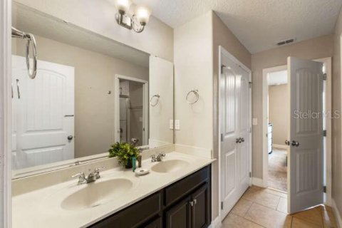 House in Davenport, Florida 6 bedrooms, 286.23 sq.m. № 1916561 - photo 22