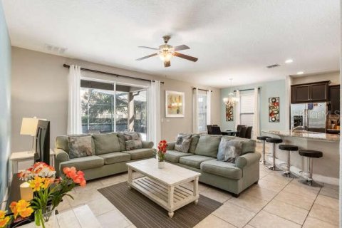 House in Davenport, Florida 6 bedrooms, 286.23 sq.m. № 1916561 - photo 13
