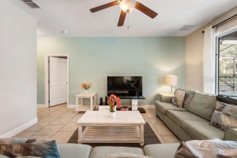 House in Davenport, Florida 6 bedrooms, 286.23 sq.m. № 1916561 - photo 11