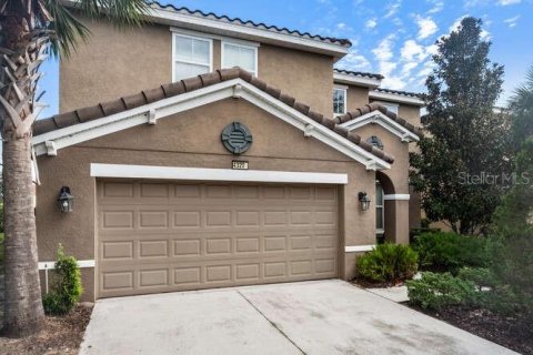 House in Davenport, Florida 6 bedrooms, 286.23 sq.m. № 1916561 - photo 1