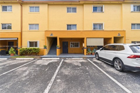 Condo in Miami, Florida, 2 bedrooms  № 1976140 - photo 22