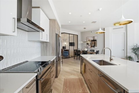 Купить кондоминиум в Сарасота, Флорида 8 комнат, 191.84м2, № 2121396 - фото 17