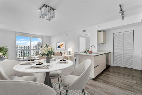 Condominio en venta en Miami, Florida, 2 dormitorios, 98.48 m2 № 1891770 - foto 3