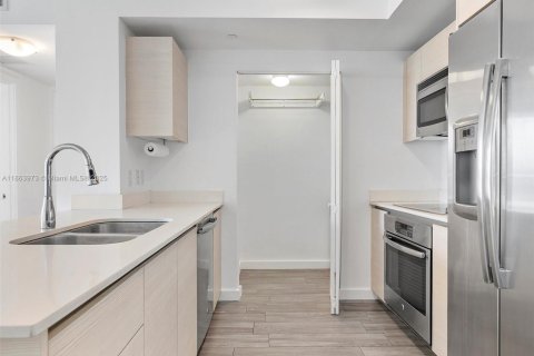 Condominio en venta en Miami, Florida, 2 dormitorios, 98.48 m2 № 1891770 - foto 13