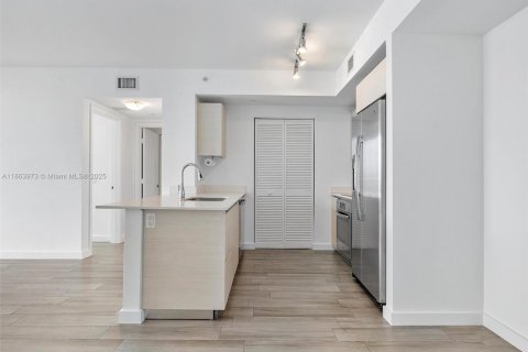 Condominio en venta en Miami, Florida, 2 dormitorios, 98.48 m2 № 1891770 - foto 12