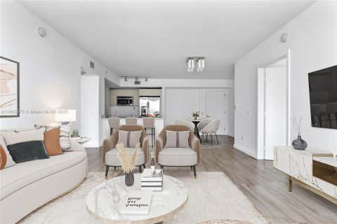 Condominio en venta en Miami, Florida, 2 dormitorios, 98.48 m2 № 1891770 - foto 4