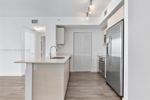 Condominio en venta en Miami, Florida, 2 dormitorios, 98.48 m2 № 1891770 - foto 14
