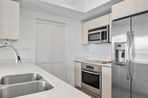 Condominio en venta en Miami, Florida, 2 dormitorios, 98.48 m2 № 1891770 - foto 15