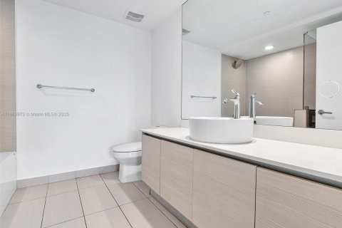 Condominio en venta en Miami, Florida, 2 dormitorios, 98.48 m2 № 1891770 - foto 27