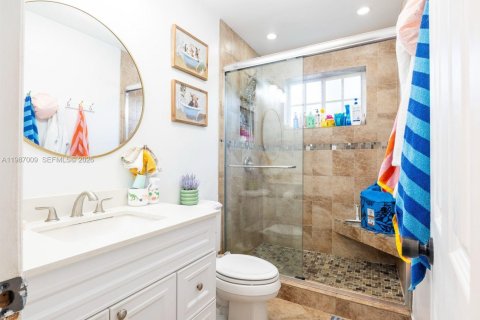 Casa en venta en Pembroke Pines, Florida, 3 dormitorios, 178 m2 № 2057229 - foto 18