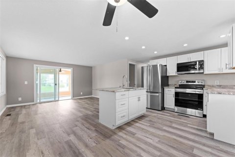 Apartment in Tavares, Florida 2 bedrooms, 91.97 sq.m. № 1807330 - photo 7