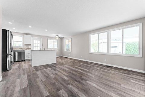 Apartment in Tavares, Florida 2 bedrooms, 91.97 sq.m. № 1807330 - photo 3