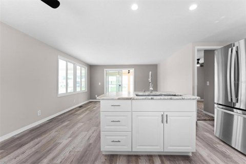 Apartment in Tavares, Florida 2 bedrooms, 91.97 sq.m. № 1807330 - photo 11