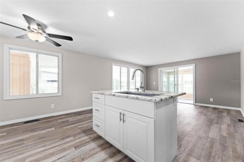Apartment in Tavares, Florida 2 bedrooms, 91.97 sq.m. № 1807330 - photo 13