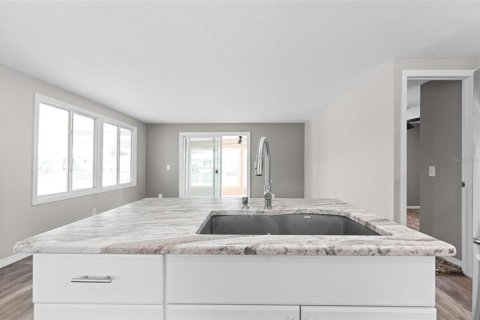 Apartment in Tavares, Florida 2 bedrooms, 91.97 sq.m. № 1807330 - photo 12