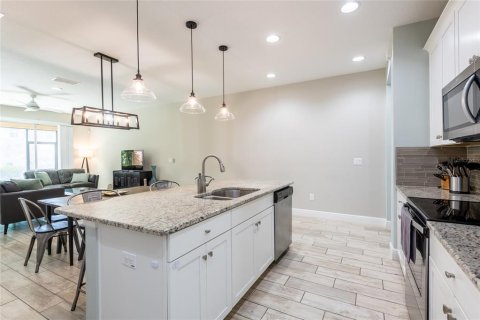 Touwnhouse à vendre à Lutz, Floride: 3 chambres, 182.18 m2 № 2323216 - photo 13