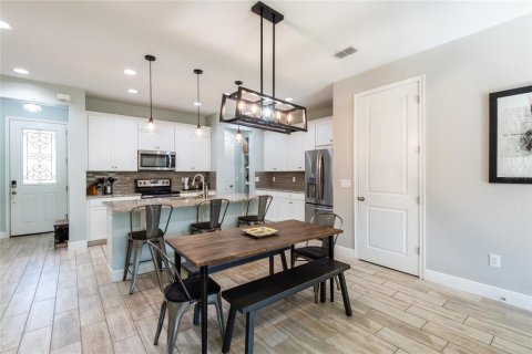 Touwnhouse à vendre à Lutz, Floride: 3 chambres, 182.18 m2 № 2323216 - photo 9