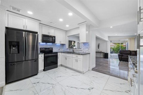 Villa ou maison à vendre à Saint Petersburg, Floride: 4 chambres, 168.71 m2 № 1876347 - photo 21