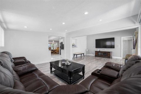 Villa ou maison à vendre à Saint Petersburg, Floride: 4 chambres, 168.71 m2 № 1876347 - photo 27