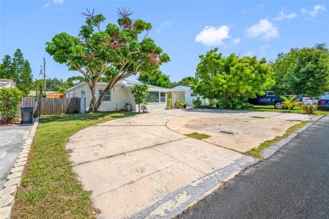 Villa ou maison à vendre à Saint Petersburg, Floride: 4 chambres, 168.71 m2 № 1876347 - photo 7