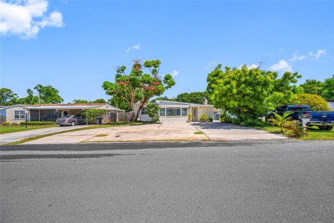 Villa ou maison à vendre à Saint Petersburg, Floride: 4 chambres, 168.71 m2 № 1876347 - photo 8