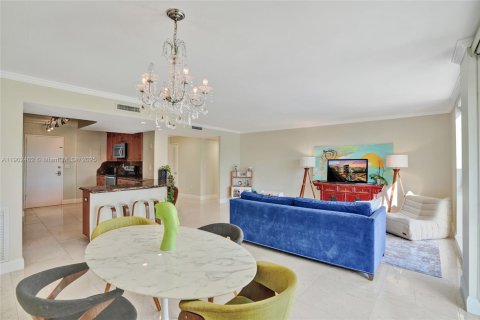 Снять в аренду кондоминиум в Бей-Харбор-Айлендс, Флорида 2 спальни, 97.55м2, № 1954493 - фото 7