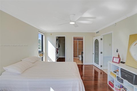 Снять в аренду кондоминиум в Бей-Харбор-Айлендс, Флорида 2 спальни, 97.55м2, № 1954493 - фото 21