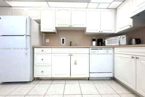 Condominio en Hollywood, Florida, 1 dormitorio  № 2154288