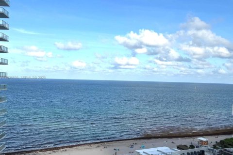 Condominio en venta en Hollywood, Florida, 1 dormitorio, 84.08 m2 № 2154288 - foto 8