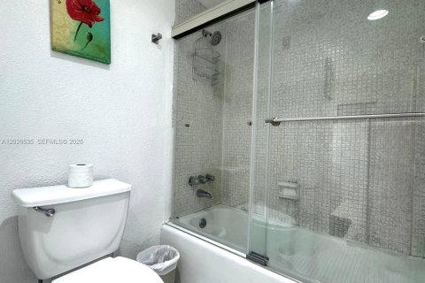 Condominio en venta en Hollywood, Florida, 1 dormitorio, 84.08 m2 № 2154288 - foto 11