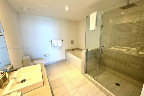 Condo in Hollywood, Florida, 2 bedrooms  № 1764062 - photo 12