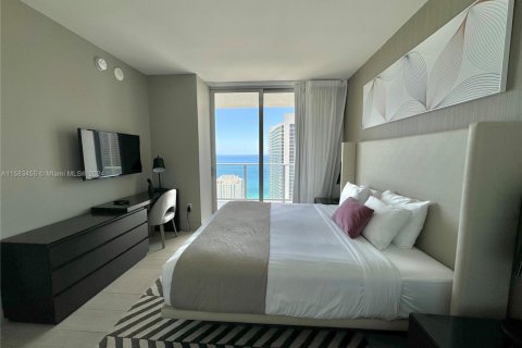 Condo in Hollywood, Florida, 2 bedrooms  № 1764062 - photo 8