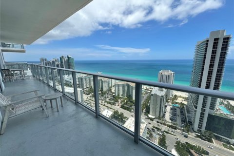 Condo in Hollywood, Florida, 2 bedrooms  № 1764062 - photo 23