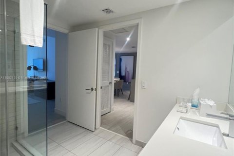 Condo in Hollywood, Florida, 2 bedrooms  № 1764062 - photo 19