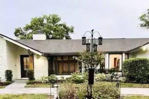 House in Longwood, Florida 4 bedrooms, 254.09 sq.m. № 1876941 - photo 1