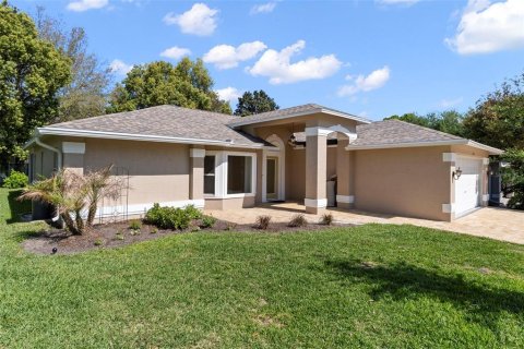 House in Spring Hill, Florida 2 bedrooms, 206.06 sq.m. № 2106133 - photo 2
