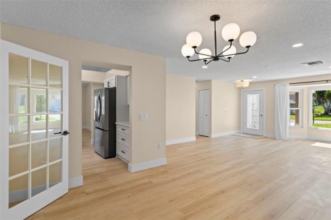House in Spring Hill, Florida 2 bedrooms, 206.06 sq.m. № 2106133 - photo 12