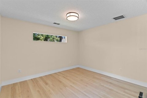 House in Spring Hill, Florida 2 bedrooms, 206.06 sq.m. № 2106133 - photo 27