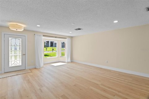 House in Spring Hill, Florida 2 bedrooms, 206.06 sq.m. № 2106133 - photo 10
