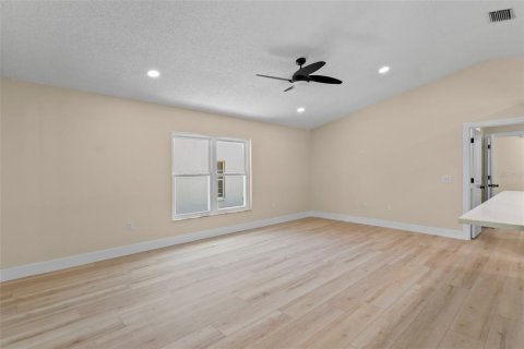 House in Spring Hill, Florida 2 bedrooms, 206.06 sq.m. № 2106133 - photo 22