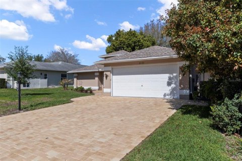 House in Spring Hill, Florida 2 bedrooms, 206.06 sq.m. № 2106133 - photo 3