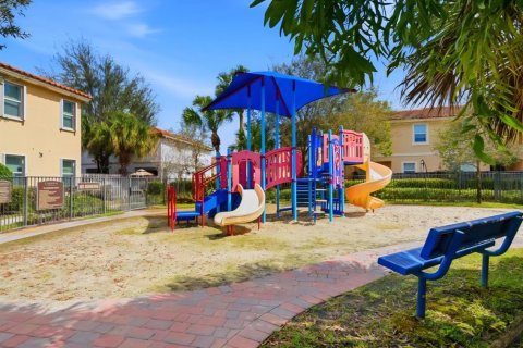 Townhouse in West Palm Beach, Florida 4 bedrooms, 161.37 sq.m. № 2246615 - photo 19
