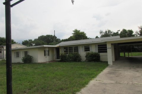 House in Leesburg, Florida 4 bedrooms, 224.54 sq.m. № 2315110