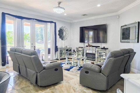 Villa ou maison à vendre à Coral Springs, Floride: 6 chambres, 304.72 m2 № 1942352 - photo 14