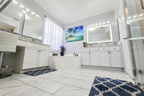 Villa ou maison à vendre à Coral Springs, Floride: 6 chambres, 304.72 m2 № 1942352 - photo 24