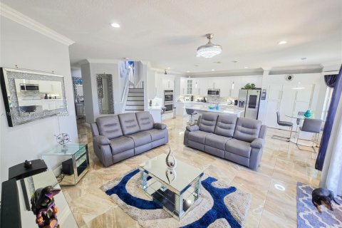 Villa ou maison à vendre à Coral Springs, Floride: 6 chambres, 304.72 m2 № 1942352 - photo 13