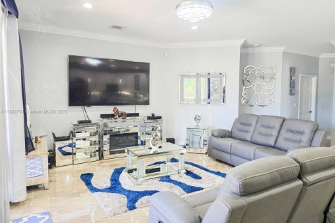 Villa ou maison à vendre à Coral Springs, Floride: 6 chambres, 304.72 m2 № 1942352 - photo 12