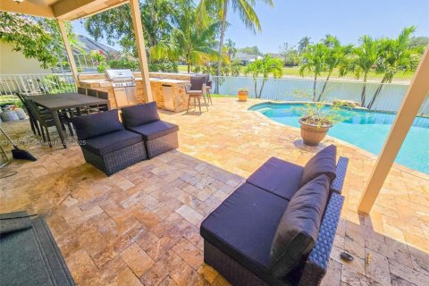 Villa ou maison à vendre à Coral Springs, Floride: 6 chambres, 304.72 m2 № 1942352 - photo 5