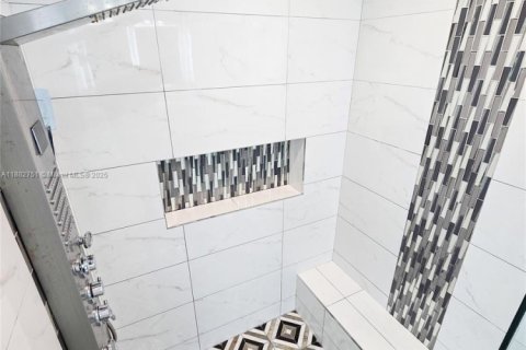 Villa ou maison à vendre à Coral Springs, Floride: 6 chambres, 304.72 m2 № 1942352 - photo 26