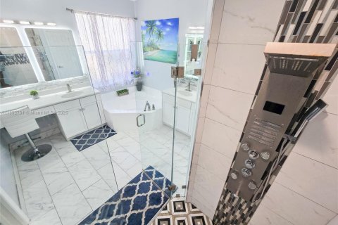 Villa ou maison à vendre à Coral Springs, Floride: 6 chambres, 304.72 m2 № 1942352 - photo 25